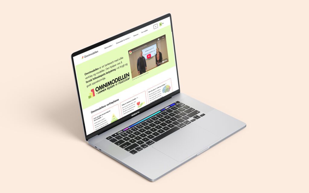 Mockup av nettsiden på en laptop
