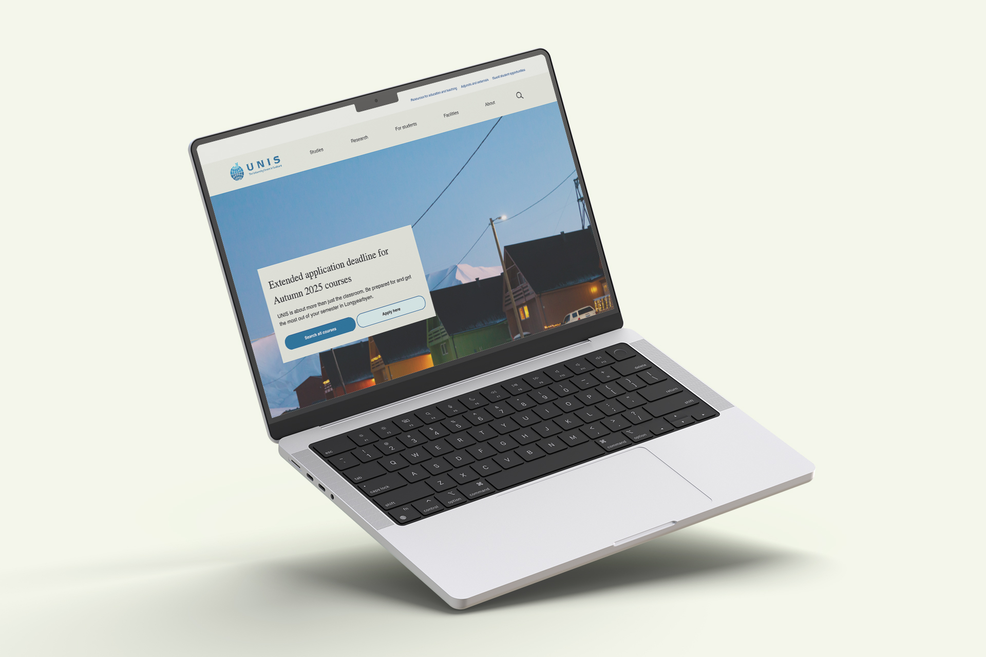 Mockup av nettsiden på en laptop